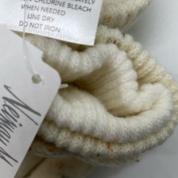 NWT Neiman Marcus Knit Gloves in Cream with colored specs - Picture 6 of 7
